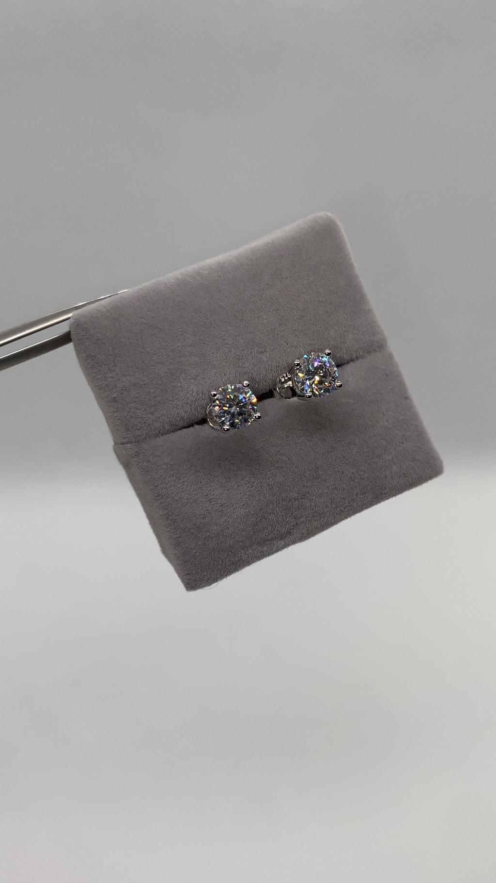 6mm 18k 1.6ctw (Earring Set)